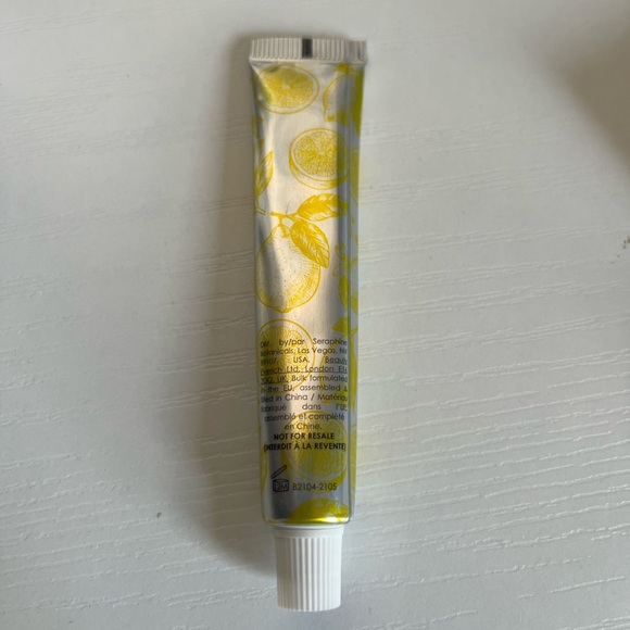 Seraphine Botanicals Lemon Balm + Thyme Lip Scrub - Picture 3 of 6